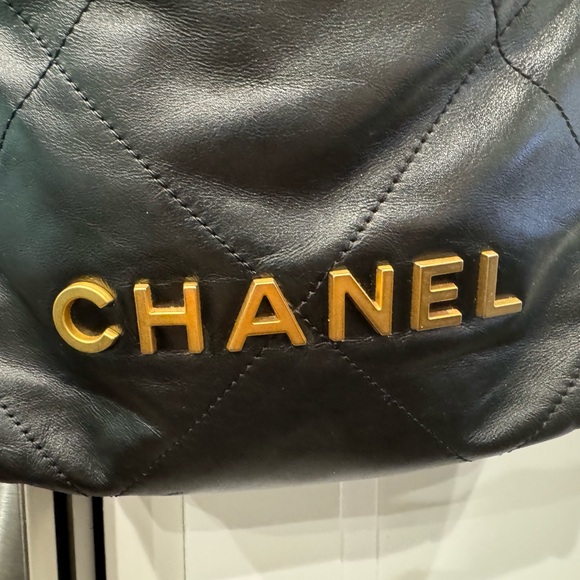 CHANEL 22 Mini Handbag Black - Picture 4 of 7